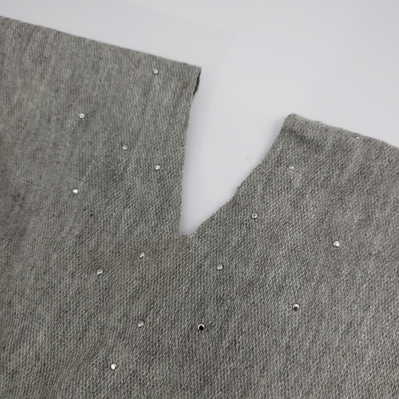 Gray Cut Out Sleeve Shirt/ Pearls and Studs - Picture 7 of 7